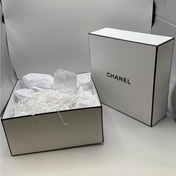 Chanel Box - Picture 4 of 10